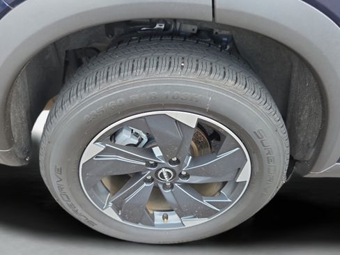 Used 2024 Nissan Rogue SV AWD/4WD image 33