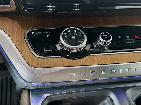 Used 2025 Ford Expedition King Ranch image 25