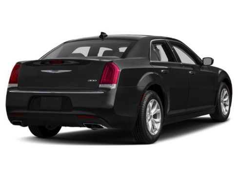 Used 2015 Chrysler 300 Limited RWD image 5