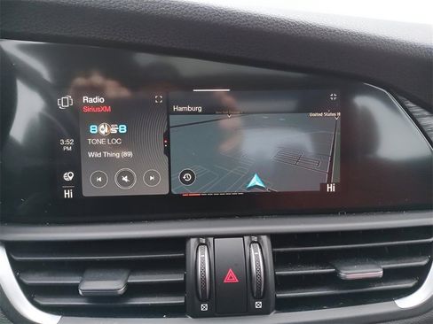 Used 2022 Alfa Romeo Giulia Sprint image 16