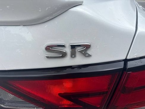 Used 2022 Nissan Sentra SR w/ SR Premium Package FWD image 34