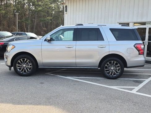 Used 2021 Ford Expedition Limited image 3