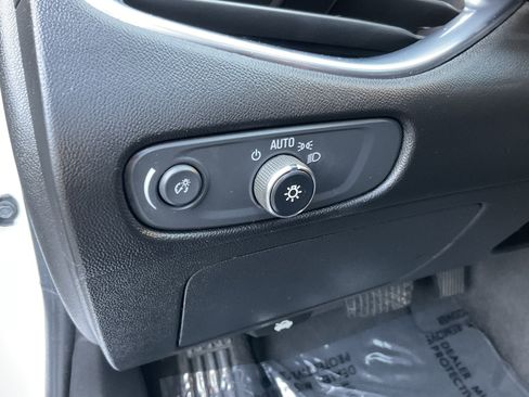 Used 2023 Chevrolet Malibu LT image 24