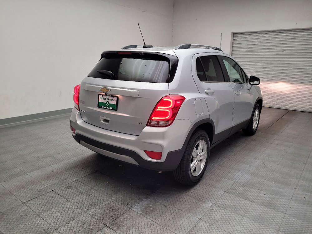 Used 2020 Chevrolet Trax LT FWD image 9