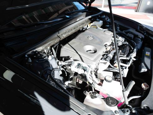 Used 2025 Toyota Camry LE image 31