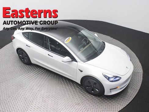 Used 2023 Tesla Model 3 Standard Range RWD image 3