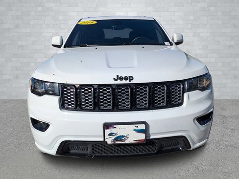 Used 2018 Jeep Grand Cherokee Altitude image 3