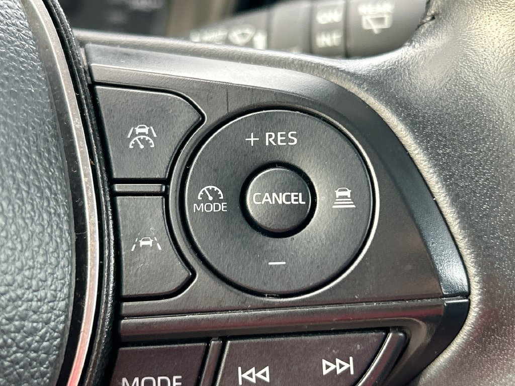 Used 2024 Toyota Corolla Cross LE FWD image 17