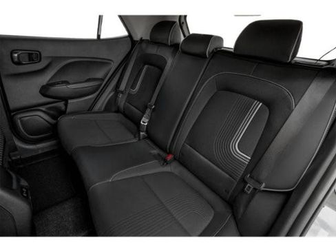 Used 2025 Hyundai Venue Limited FWD image 15