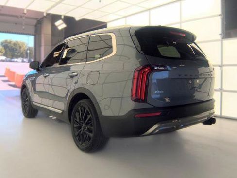 Used 2022 Kia Telluride SX w/ SX Prestige Package AWD/4WD image 3