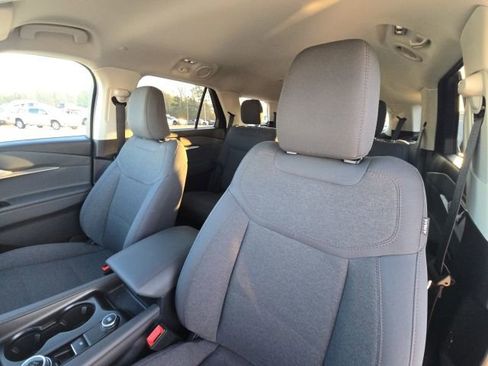 Used 2025 Ford Explorer Active image 25