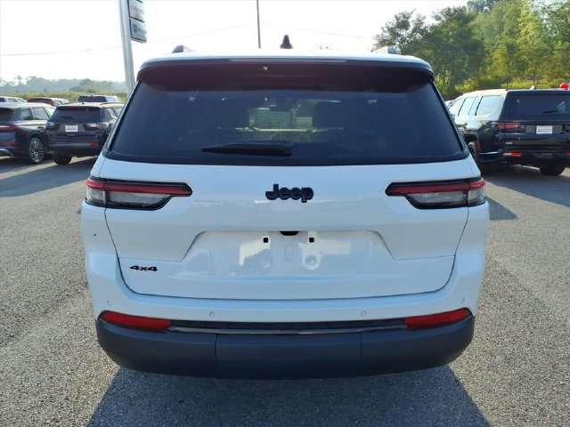 Used 2025 Jeep Grand Cherokee L Altitude AWD/4WD image 7