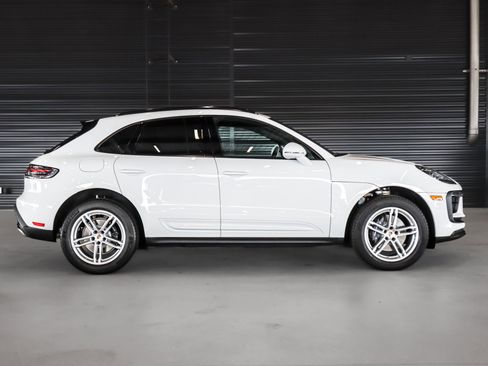 New 2026 Porsche Macan image 11