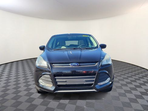 Used 2015 Ford Escape SE image 2