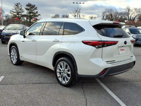 Certified 2021 Toyota Highlander Limited image 6