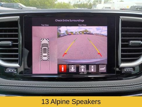 Used 2023 Chrysler Pacifica Touring-L w/ Uconnect Theater Family Group AWD/4WD image 18