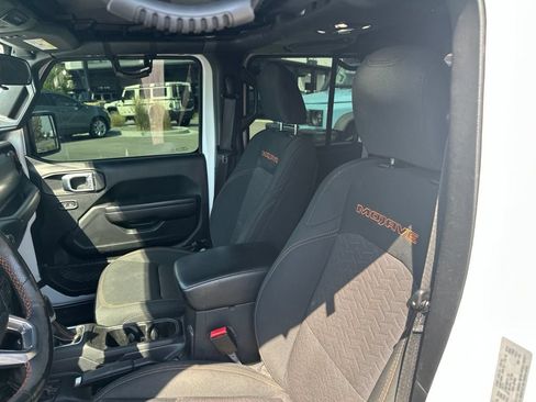 Used 2021 Jeep Gladiator Mojave w/ Cold Weather Group AWD/4WD image 12