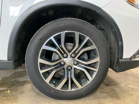 Used 2016 Mitsubishi Outlander ES image 19