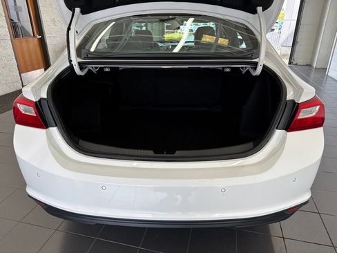 Used 2024 Chevrolet Malibu LT FWD image 9