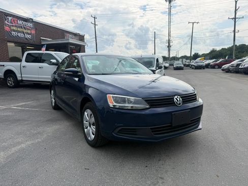 Used 2011 Volkswagen Jetta SE FWD image 5