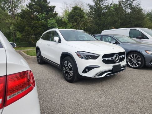Used 2025 Mercedes-Benz GLA 250 4MATIC image 1