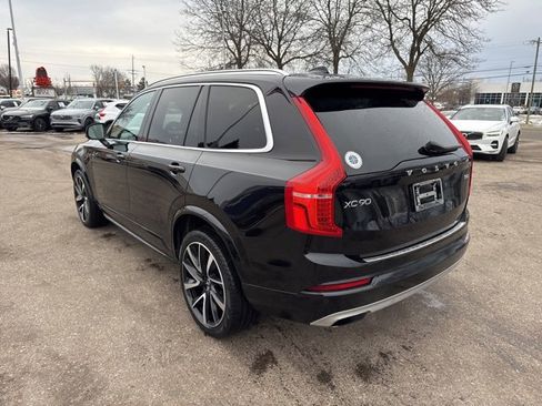 Used 2021 Volvo XC90 T6 Momentum w/ Climate Package image 6