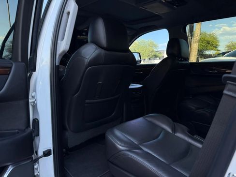Used 2018 Cadillac Escalade Premium Luxury image 45