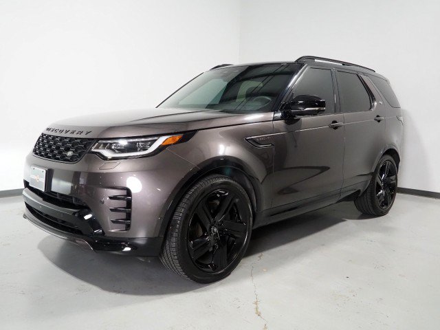 Used 2024 Land Rover Discovery Dynamic SE AWD/4WD image 10