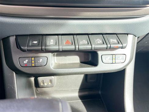 Used 2021 Chevrolet Colorado Z71 w/ Z71 Midnight Edition image 20