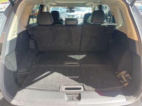 Used 2023 Nissan Rogue SL AWD/4WD image 17