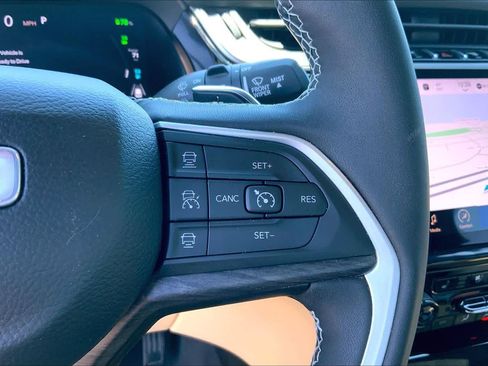 Used 2023 Jeep Grand Cherokee 4WD 4xe w/ Luxury Tech Group II image 24