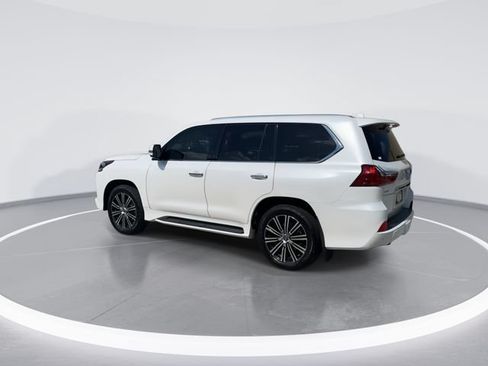 Used 2021 Lexus LX 570 4WD w/ Luxury Package image 5