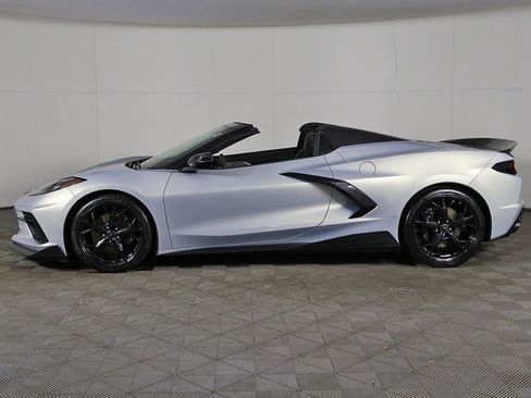 Used 2021 Chevrolet Corvette Stingray Premium Conv w/ Z51 Performance Package RWD image 20