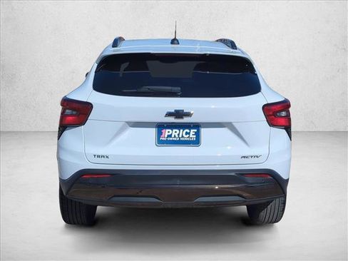 Used 2025 Chevrolet Trax ACTIV w/ Driver Confidence Package image 8