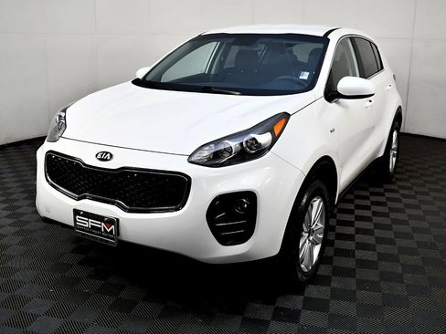 Used 2019 Kia Sportage LX image 2