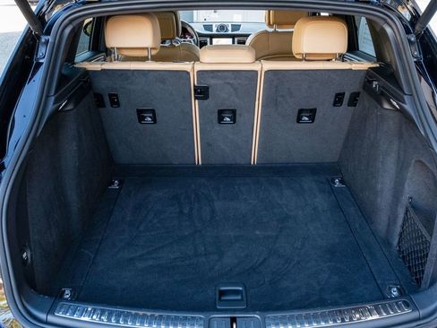 Used 2018 Porsche Macan image 32