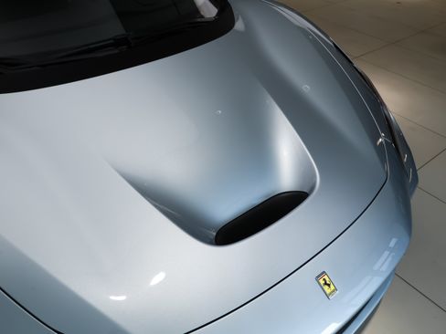 Used 2021 Ferrari F8 Tributo RWD image 17