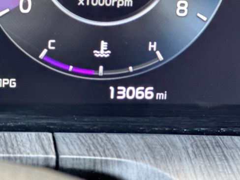 Used 2024 Kia Telluride SX image 31