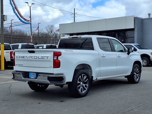 Used 2022 Chevrolet Silverado 1500 LT image 2