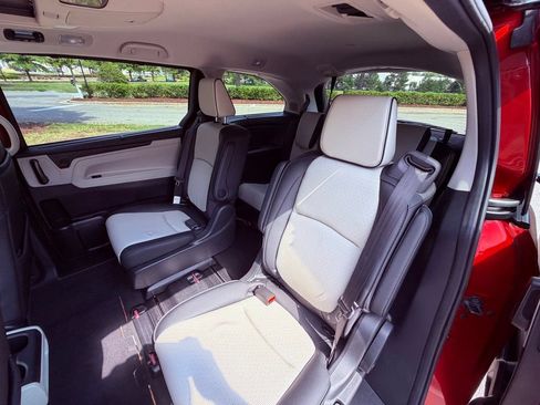 Used 2026 Honda Odyssey Elite image 14