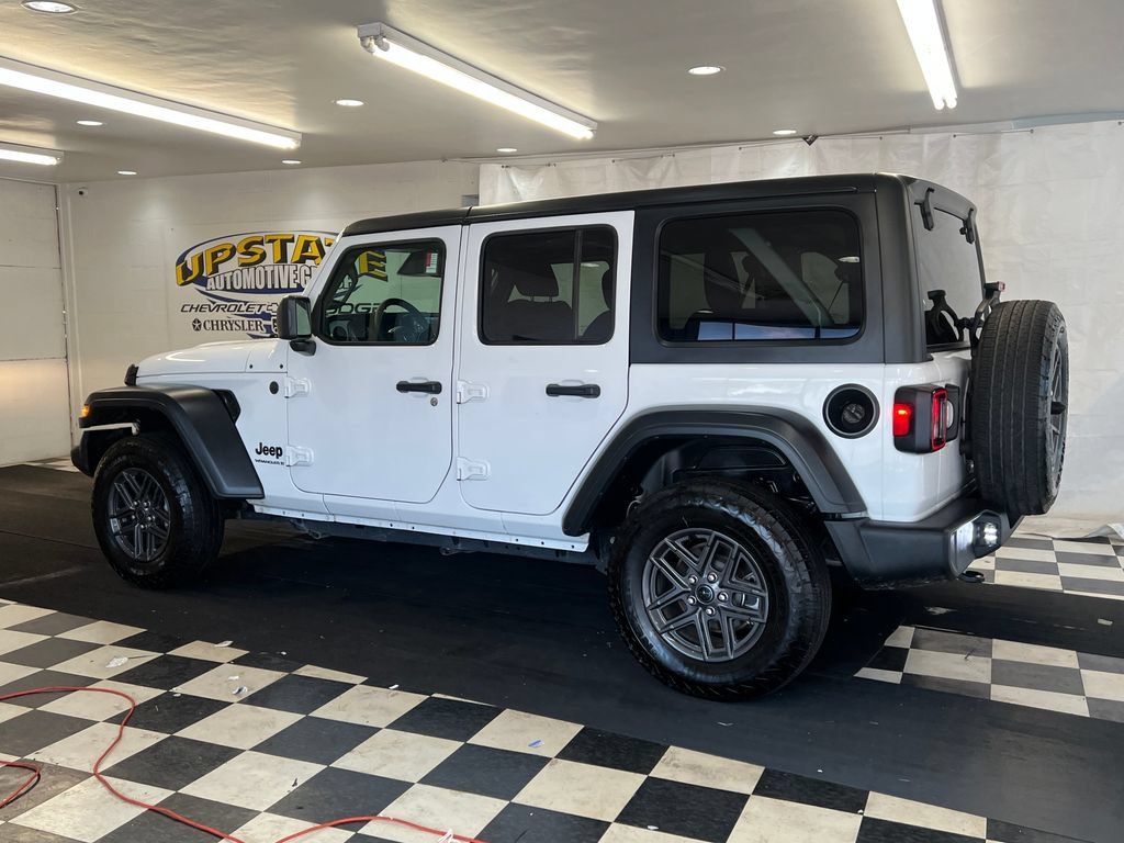 Used 2025 Jeep Wrangler Unlimited Sport AWD/4WD image 8