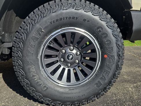 New 2026 Ford Bronco Outer Banks w/ Sasquatch Package image 19