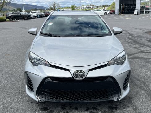 Used 2018 Toyota Corolla SE w/ SE Premium Package FWD image 11