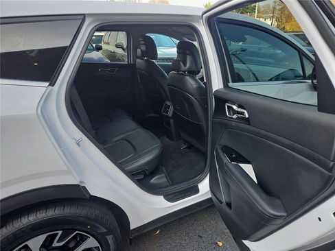 Certified 2023 Kia Sportage EX image 30