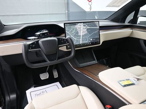 Used 2022 Tesla Model X image 20