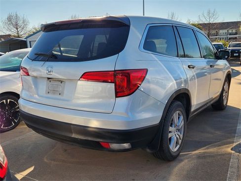 Used 2017 Honda Pilot LX image 4