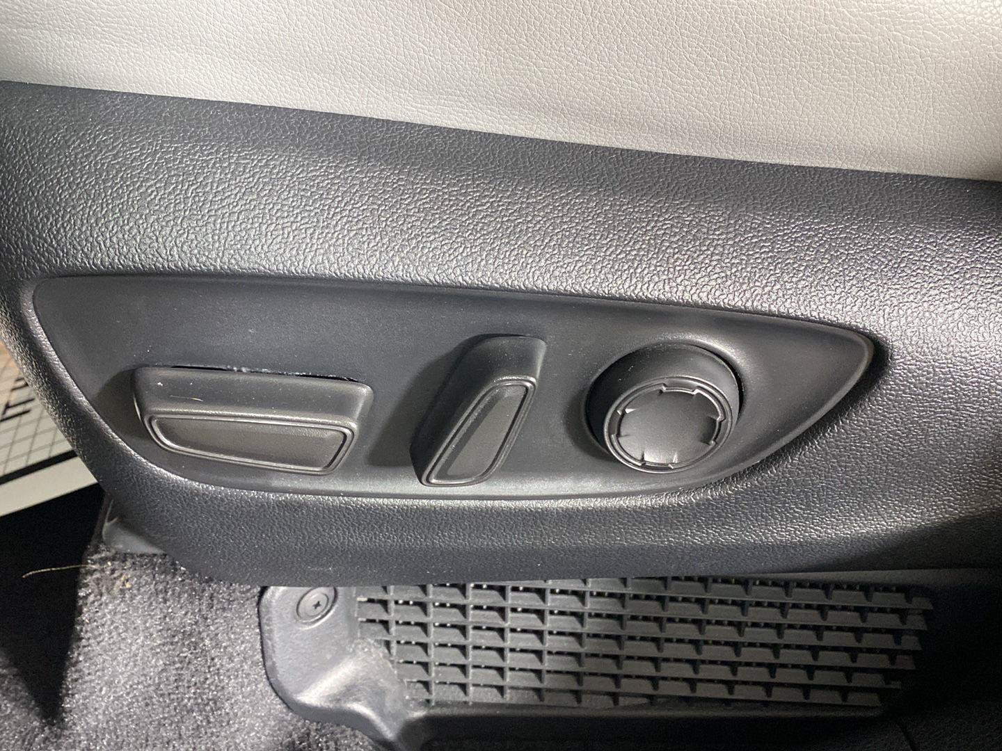 Used 2026 Toyota Sienna XLE AWD/4WD image 26