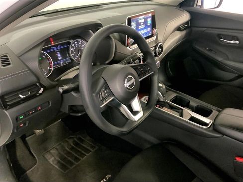 Used 2025 Nissan Sentra SV FWD image 14
