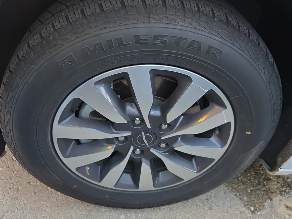 Used 2023 Chrysler Pacifica Limited FWD image 15
