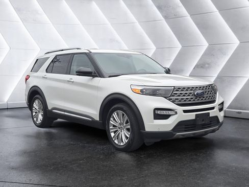 Used 2022 Ford Explorer Limited w/ Equipment Group 301A image 1